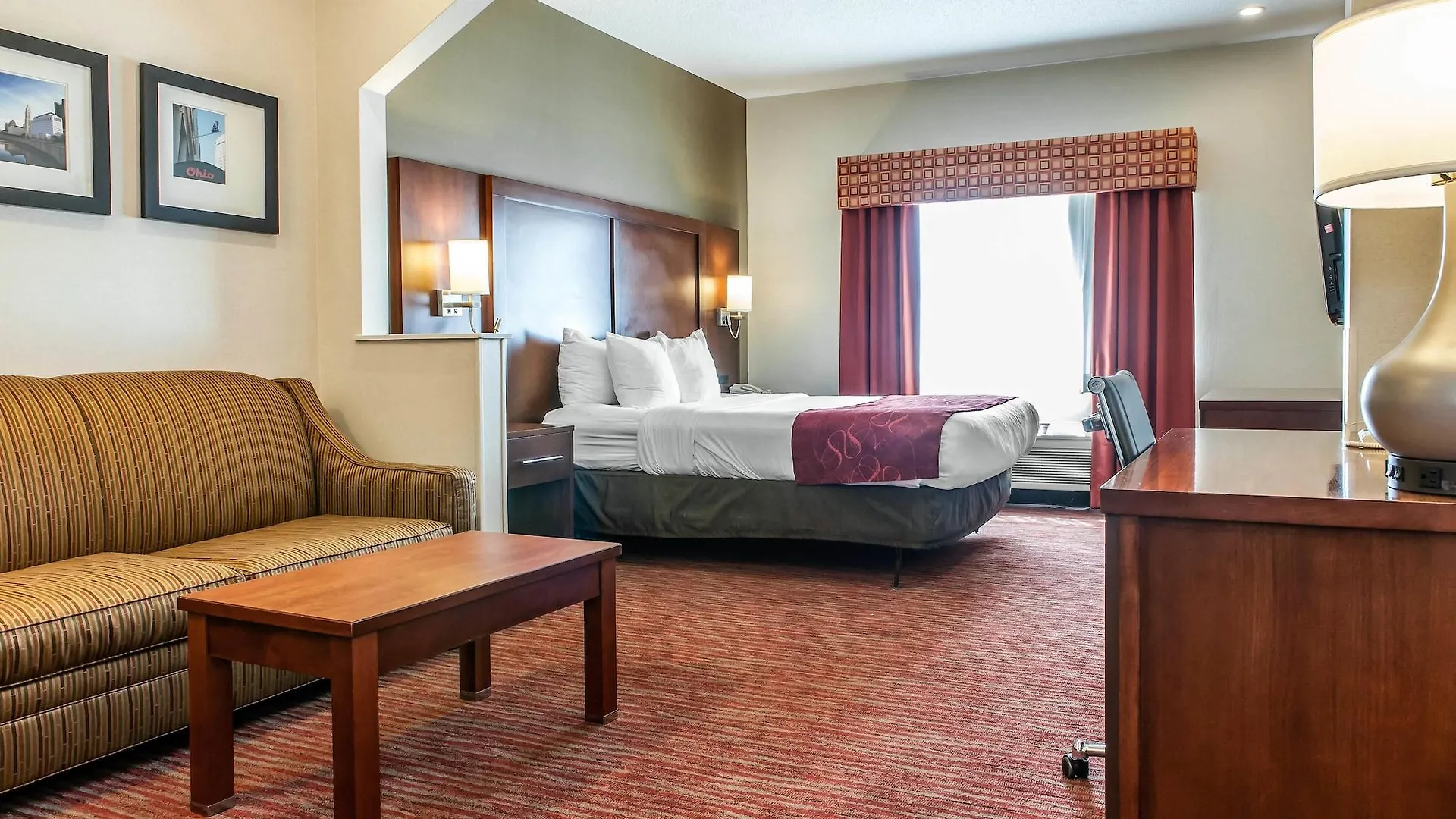 Comfort Suites Columbus 3*,