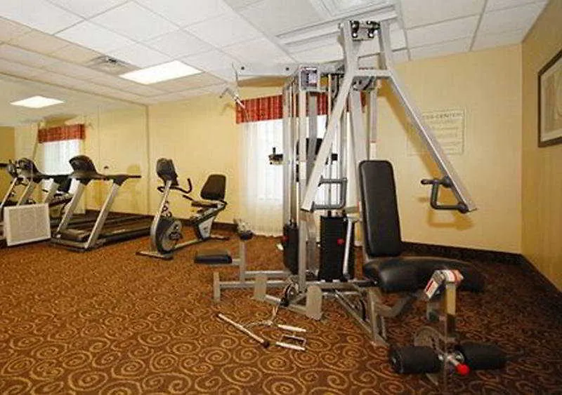 Comfort Suites Columbus 3*,