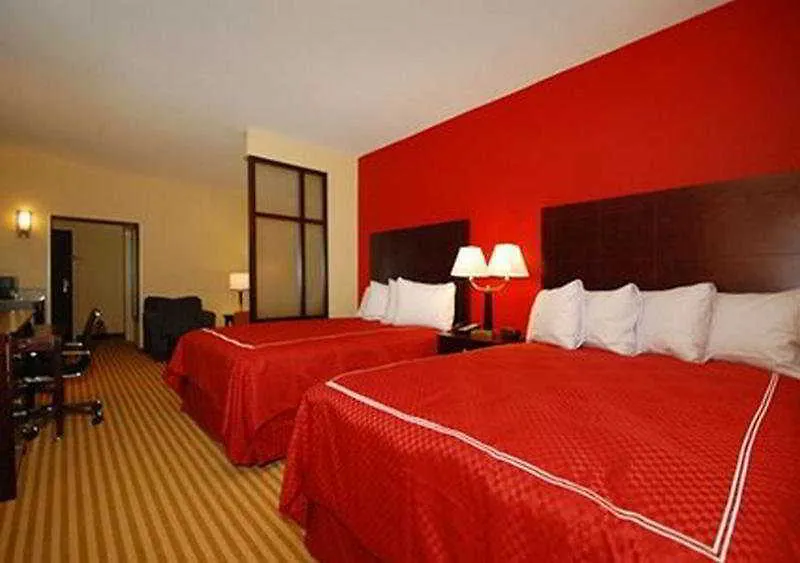 Comfort Suites Columbus Hotel