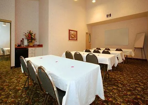 Comfort Suites Columbus Hotel
