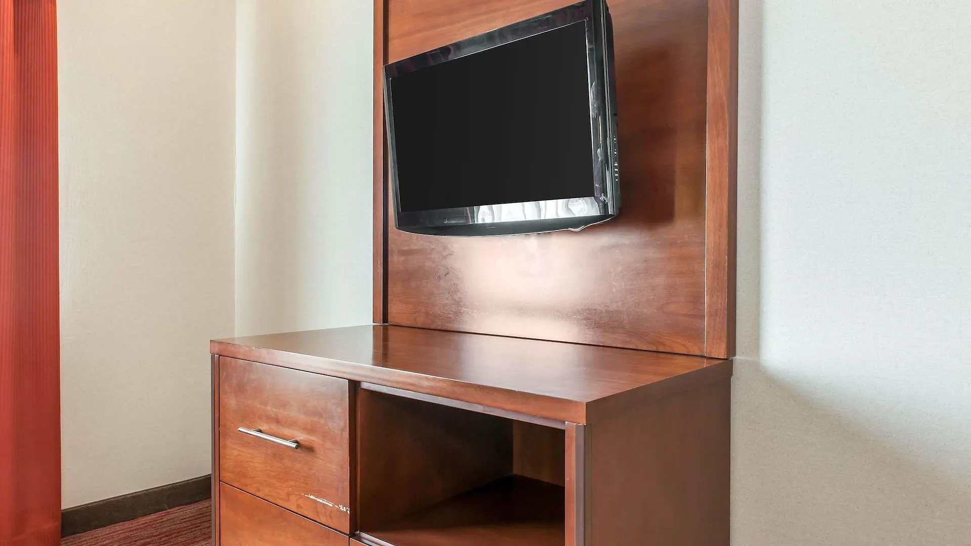 Comfort Suites Columbus Hotel