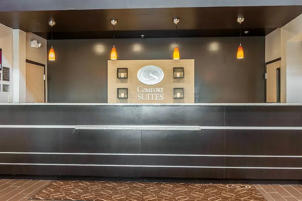Comfort Suites Columbus Hotel