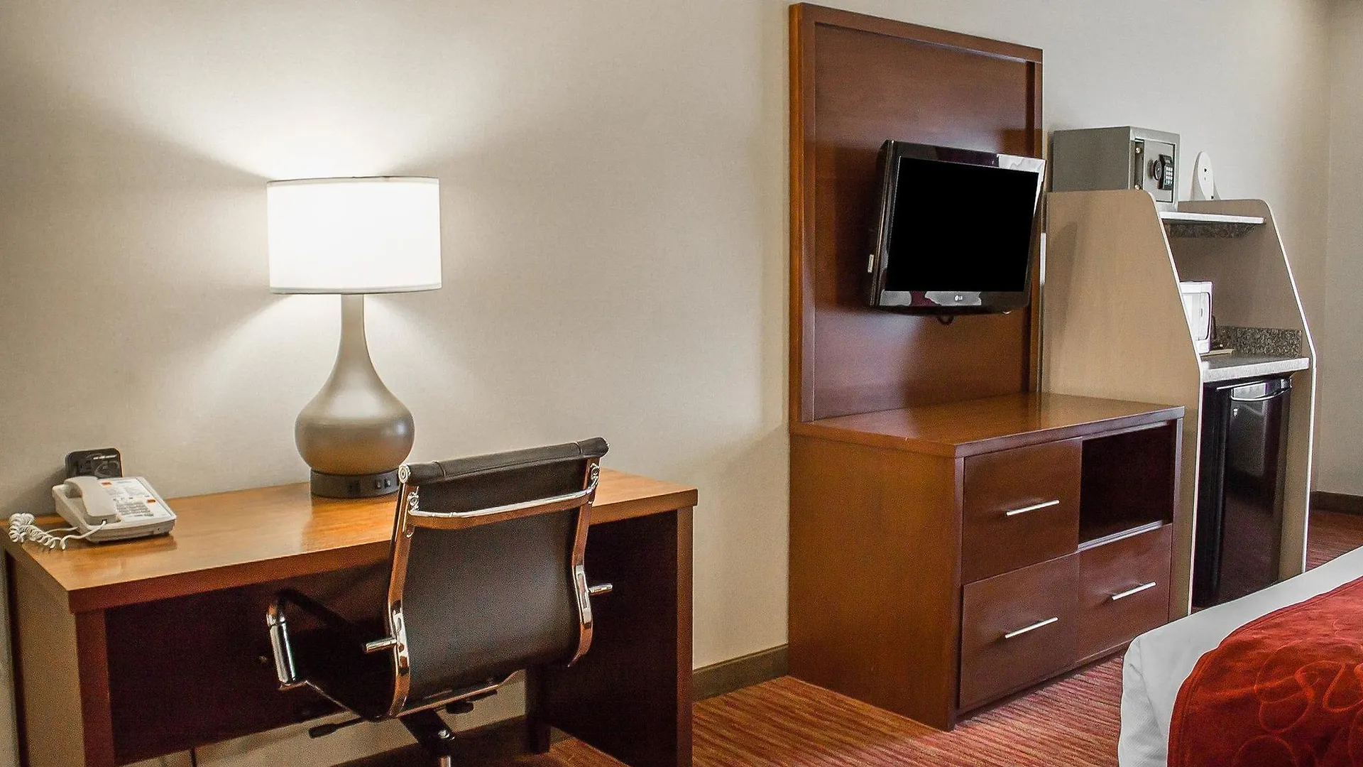 *** Hotel Comfort Suites Columbus United States